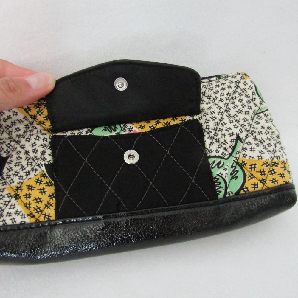 Nwot Vera Bradley Patchwork Collection Wristlet - image 4